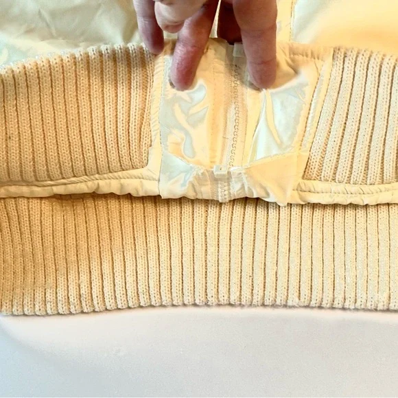 BCBG Maxazria Cream Puffer Down Bomber Style Jacket with Raccoon Fur Collar - Picture 10 of 12